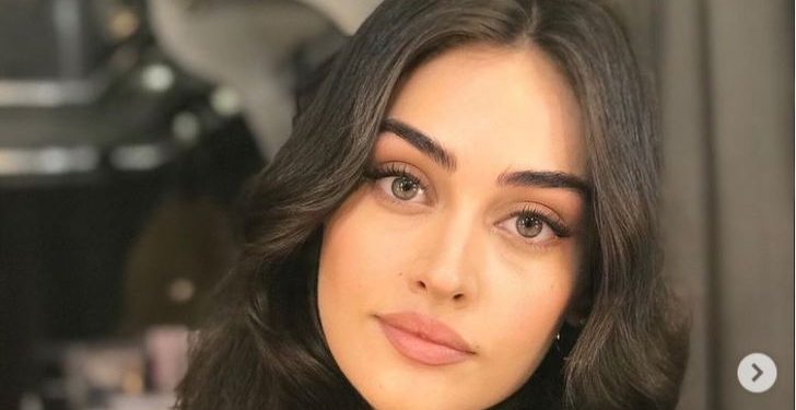 Esra Bilgiç’in ‘Kanunsuz Topraklar’ setinden paylaştığı fotoğraflar heyecan yarattı!