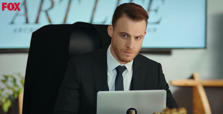 Kerem Bürsin herkese mütevazilik dersi veriyor, hayranlarının gözünde büyüyor! 2